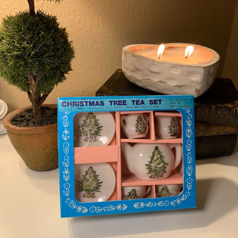 Vintage Christmas tree tea set